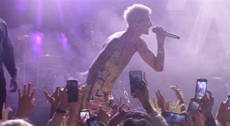 Machine Gun Kelly shoots for glory with genre-fusing Reading Festival set