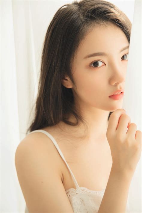 性感写真：日本女星筱崎爱一身职业装写真，依然能秀出美好身段