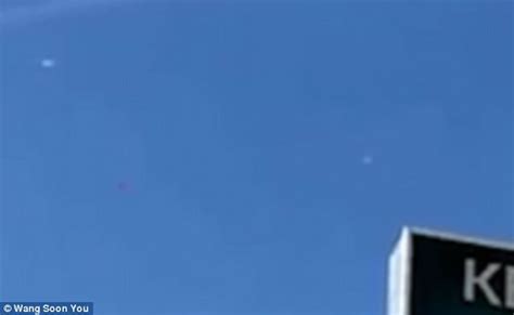 马来西亚槟城闹市上空出两个不明飞行物体（UFO） - 神秘的地球 科学|自然|地理|探索