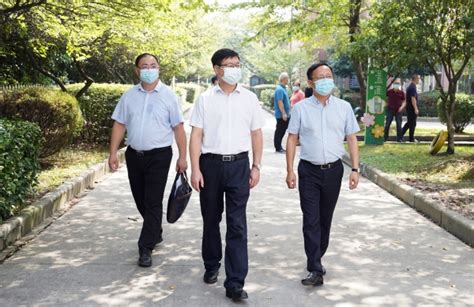 市委统战部一级调研员王洪涛到规模以上工业企业调研疫情防控工作