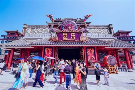 荆州新闻网消息（通讯员 田茜）近日，荆州方特东方神画对外宣布，剧场演艺项目《楚乐》即将完成升级改造，于8月8日重新开放。