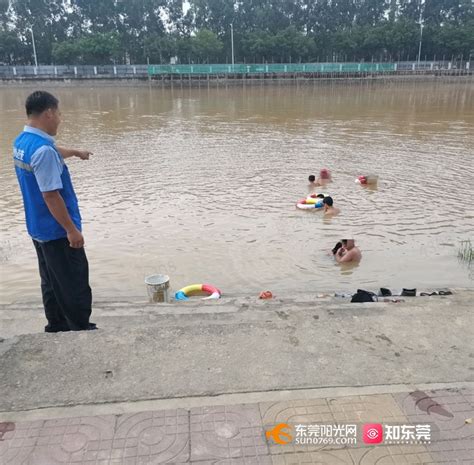 “野泳”危险！望牛墩多名小孩在河中野泳被教育劝离_东莞阳光网