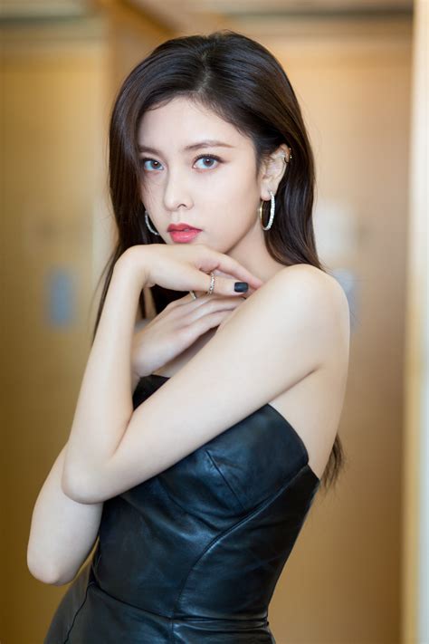 宋妍霏头像非主流
