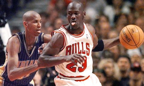 1996年NBA常规赛MVP：伟大的篮球巨星迈克尔·乔丹 - 球迷屋