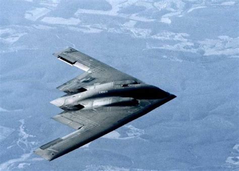美军首款隐身超音速轰炸机 一次任务投放10,000吨炸弹_凤凰网视频_凤凰网