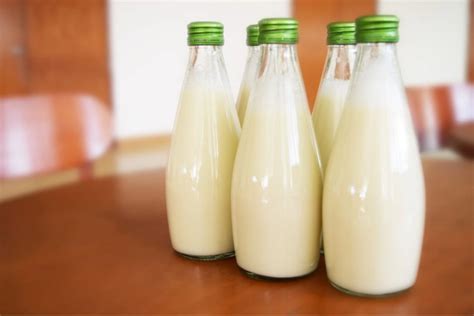 每天一杯牛奶会使乳腺癌风险增加50%？还能放心喝牛奶吗？