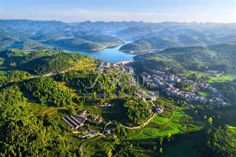 贵州黔西：水更清 山更绿-人民图片网
