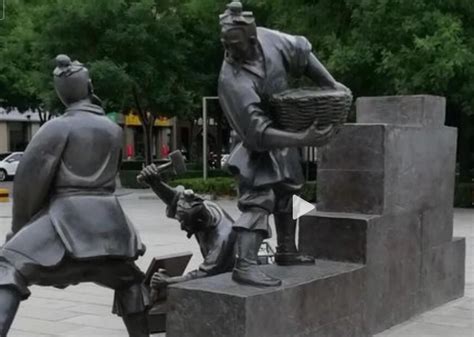 蔡徐坤铁山靠铜人雕塑在哪个城市_9万个为什么