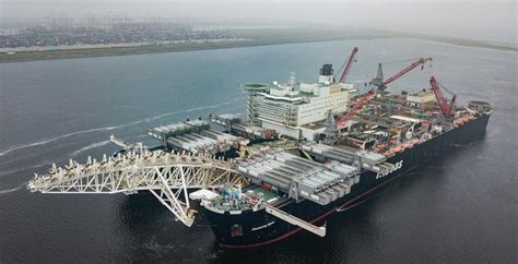 振华重工建造最大起重船“振华30”获奖 - 在航船动态 - 国际船舶网