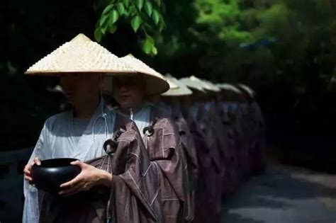 福田领航转速表不动什么原因，福田汽车转速表有个故障灯_汽车故障_成俊懂车