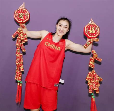 又有一人圆了国家队亚运梦，新疆已成中国篮球人才新基地？_王雪朦