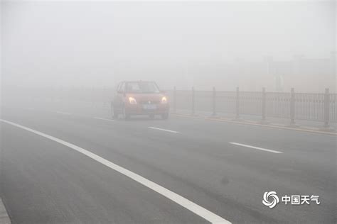 山东威海大雾笼罩一片白茫茫 出行受影响-天气图集-中国天气网
