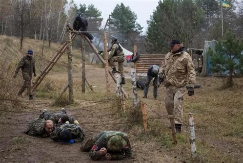 乌军阿瓦迪夫卡遭夹击，多批增援部队遭重创，防线崩溃|集群|俄军|乌克兰_新浪新闻