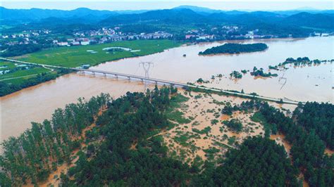 江西中北部遭遇暴雨洪灾 各地组织救援转移-图片频道