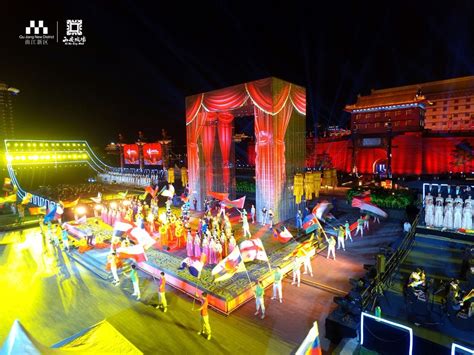 西安亲青广场舞火火的中国-团队版_广场舞教学视频_广场舞地盘