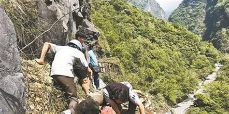 台湾花莲地震17人伤 2名遭落石砸伤游客伤情较重_手机新浪网