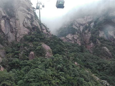 全球11大最著名的恐怖吊桥，中国华山索道上榜，你去走过吗？