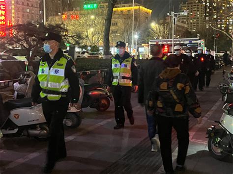 北京多个城区警方加强早市等重点地区巡逻(图)-搜狐新闻
