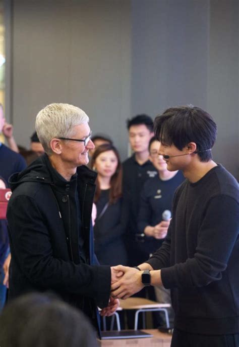 苹果CEO库克再谈宣布出柜：一点也不后悔_业界_科技快报_砍柴网