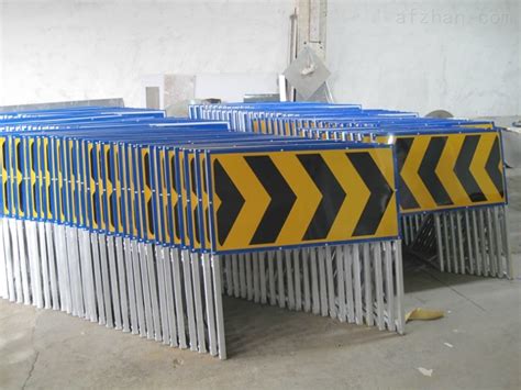 阳江公路护栏设计规范 道路交通栏杆 市政栅栏_护栏/围栏/栏杆_第一枪