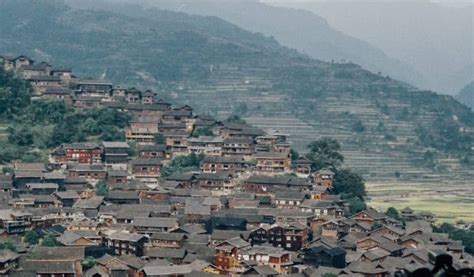 贵州省乡村贫困空间格局与形成机制分析