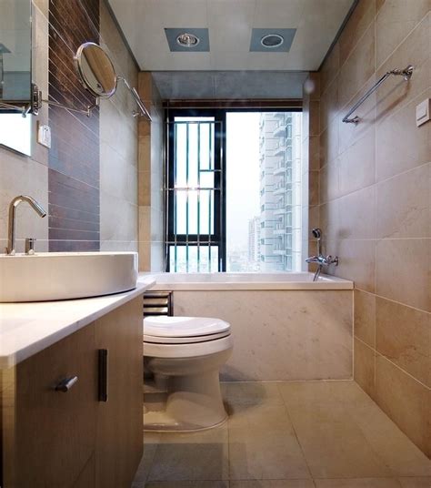 日式风格小户型原木卫生间浴缸洗手台设计