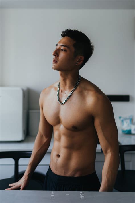中国男模王真磊写真 肌肉男泳池写真 肌肉男模 东方帅哥 肌肉男 健身迷网