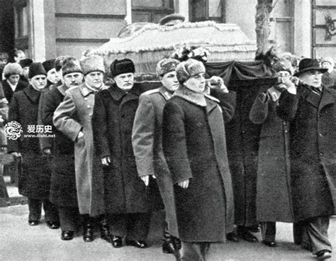 盘点苏联历代领导人的葬礼 有人掌权13个月就去世|安德罗波夫|苏联|勃列日涅夫_新浪新闻