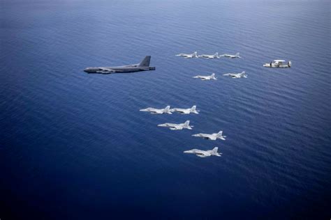 美军战略轰炸机从本土起飞前往南海 全程共28小时_凤凰网军事_凤凰网