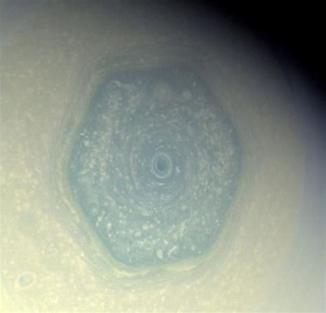 土星惊现神秘六边形风暴 漩涡持续数百年_社会万象_99养生堂