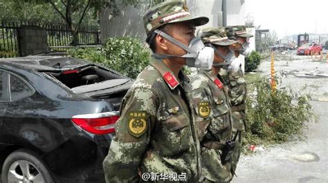 天津滨海新区爆炸点三公里内小区人员开始撤离(高清组图)|天津|滨海新区|人员_新浪新闻