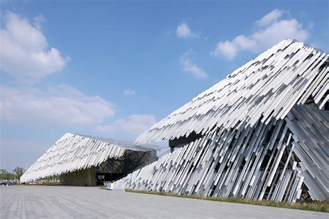[昆明]高层孔雀造型国际会展中心建筑设计方案文本-文化建筑-筑龙建筑设计论坛