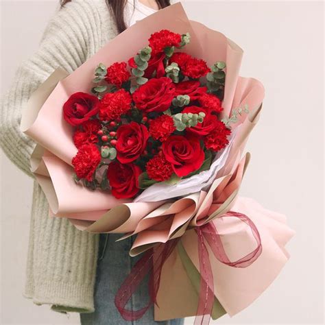玫瑰送11朵还是19朵33朵不变的承诺(元旦跨年鲜花可以选择哪些品种？) - 【爱喜匠】