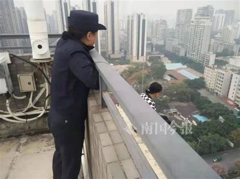柳州女子悬坐26楼顶层天台，紧急关头，女警这段话太揪心