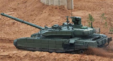 俄首批最新型T-90M坦克列装部队__财经头条