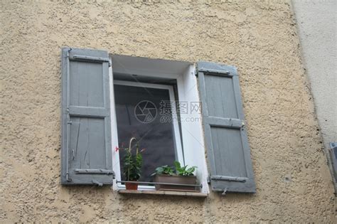 法国普罗旺斯一栋旧房子的窗户高清图片下载-正版图片306821283-摄图网