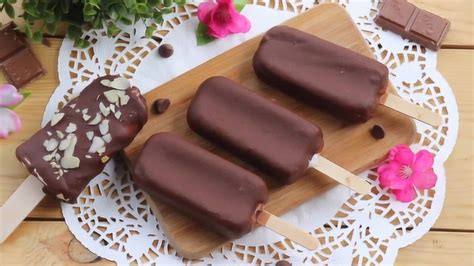 教你在家自制美味的巧克力雪糕！材料和做法都很简单，一看就会哦