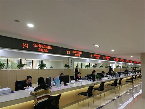 记者蹲点杭州拱墅区行政服务中心：从服务窗口看城市的未来_杭州网