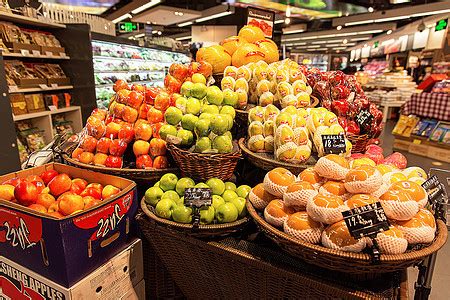 超市水果摊位展示高清图片下载-正版图片500179471-摄图网