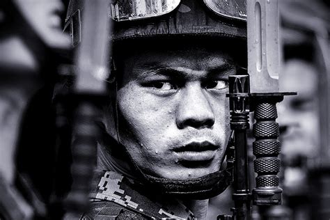 血性担当 - 中国军事图片中心 - 中国军网