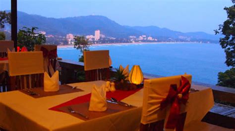 在热带海滩的餐馆带粉红高清图片下载-正版图片503591848-摄图网