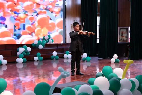 三年级学生在校举办小提琴独奏音乐会 聚亨路小学开展三年级成长礼系列活动-盐城新闻网