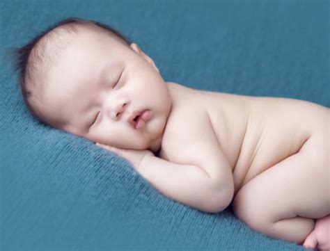 新生儿各个月奶量表 可以适当延长喂奶间隔一般每