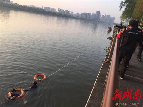 清明节的橘子洲上，有个民警跳入湘江救人后悄然离开… - 城事 - 新湖南