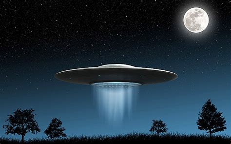 《UFO最新真相》：35个UFO排成一队 - 神秘的地球 科学|自然|地理|探索