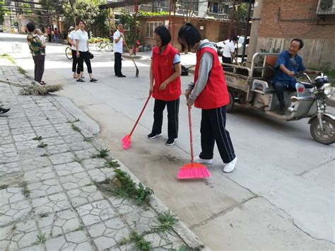 美丽校园清扫 青春志愿同行--生命科学学院开展“雷锋月”校园清扫活动