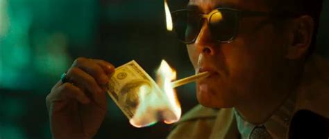 《无双》里发哥钞票点烟的镜头被剪掉了吗?导演说本来也没打算用_电影