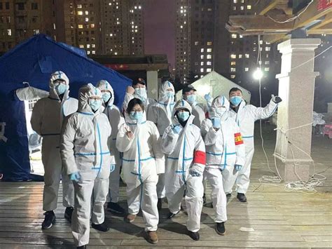 上海“老外”也来做核酸：已是第10次检测，点赞上海防疫工作_关键帧_澎湃新闻-The Paper
