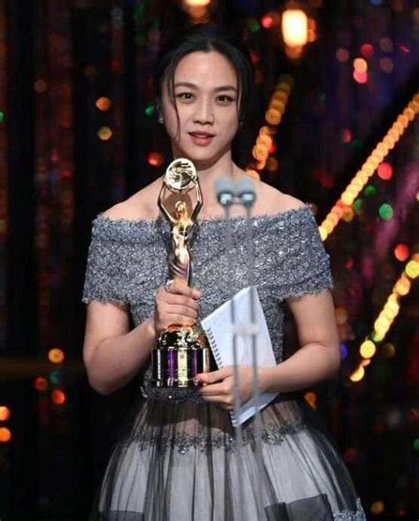 汤唯凭借《分手的决心》获得韩国影评奖最佳女主角，并用中文发表了获奖感言，实力证明一切_腾讯视频