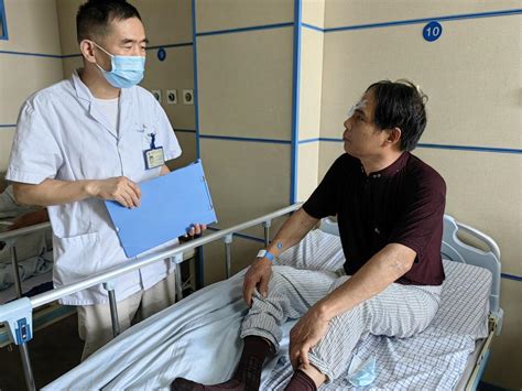 白内障免费复明手术 让困难患者重获光明-中国健康
